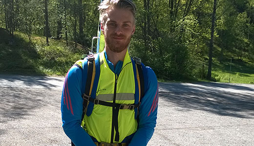 Häcklöparen Ulrik tar hand om din väska